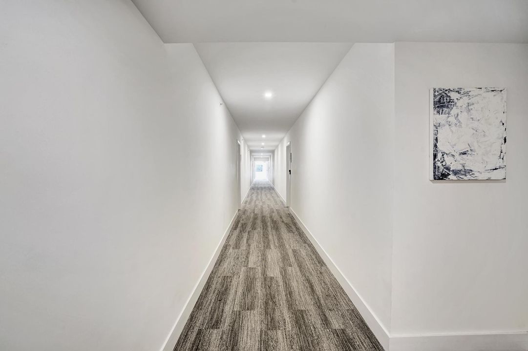 Active With Contract: $3,700 (1 beds, 1 baths, 794 Square Feet)