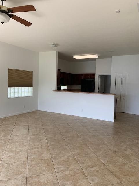 Active With Contract: $3,200 (3 beds, 2 baths, 1613 Square Feet)