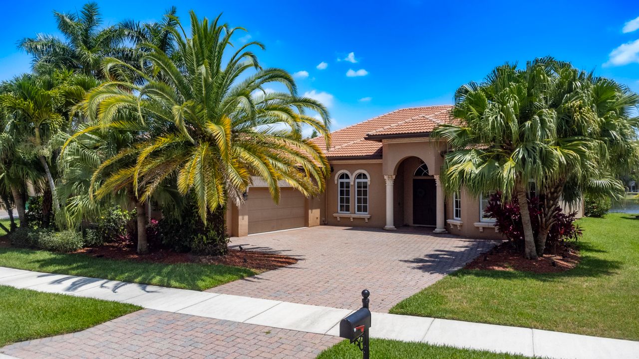 Active With Contract: $689,900 (5 beds, 3 baths, 2898 Square Feet)