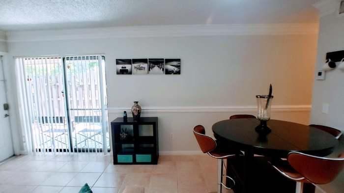 Active With Contract: $1,950 (1 beds, 1 baths, 740 Square Feet)