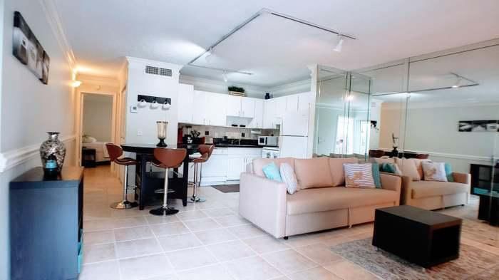 Active With Contract: $1,950 (1 beds, 1 baths, 740 Square Feet)