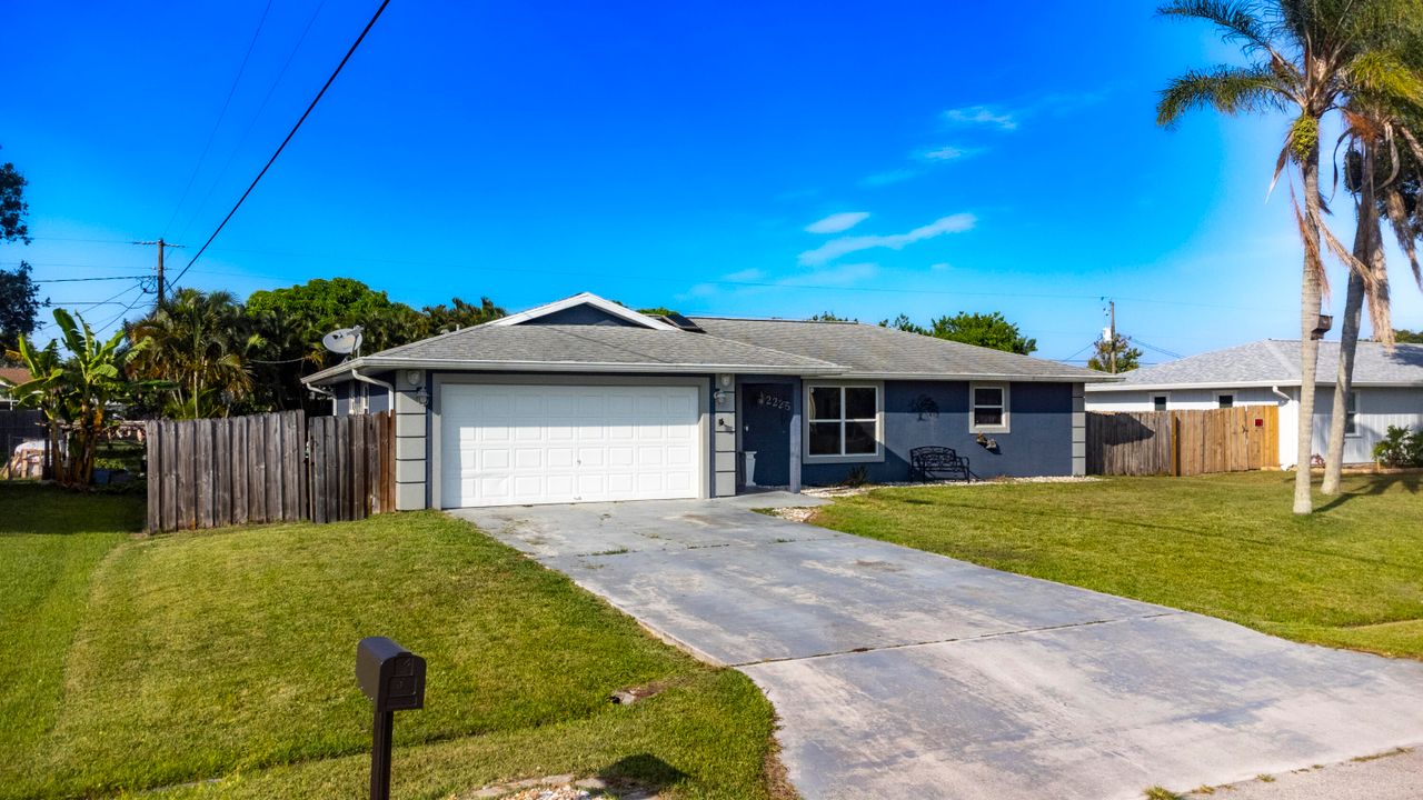 Active With Contract: $345,000 (3 beds, 2 baths, 1222 Square Feet)