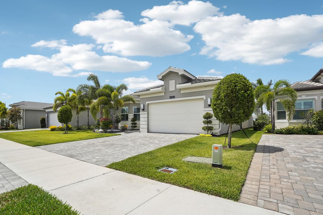 For Sale: $1,450,000 (3 beds, 3 baths, 2419 Square Feet)