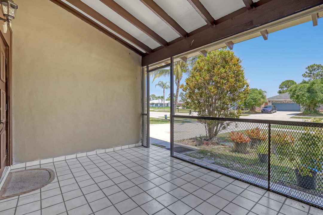 Active With Contract: $579,000 (3 beds, 2 baths, 1632 Square Feet)