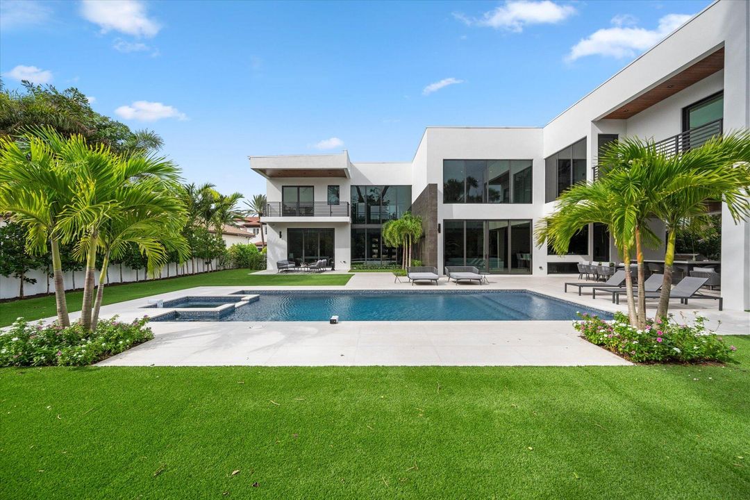 For Sale: $7,998,000 (5 beds, 6 baths, 6646 Square Feet)