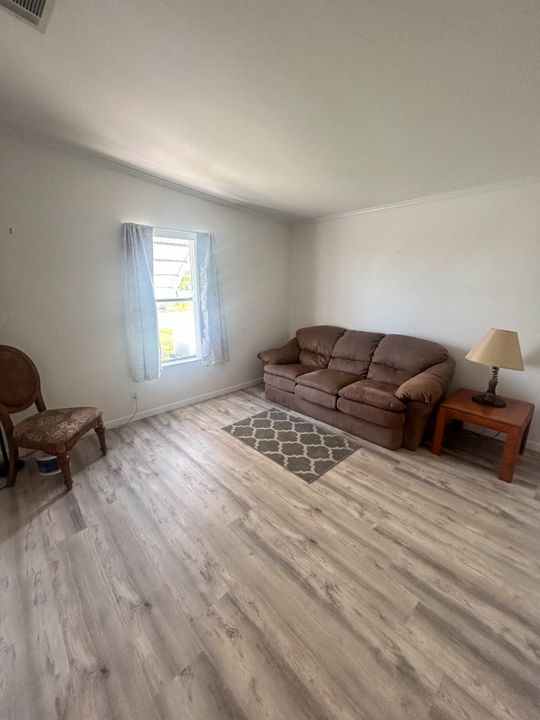 En Venta: $295,000 (3 camas, 2 baños, 1296 Pies cuadrados)