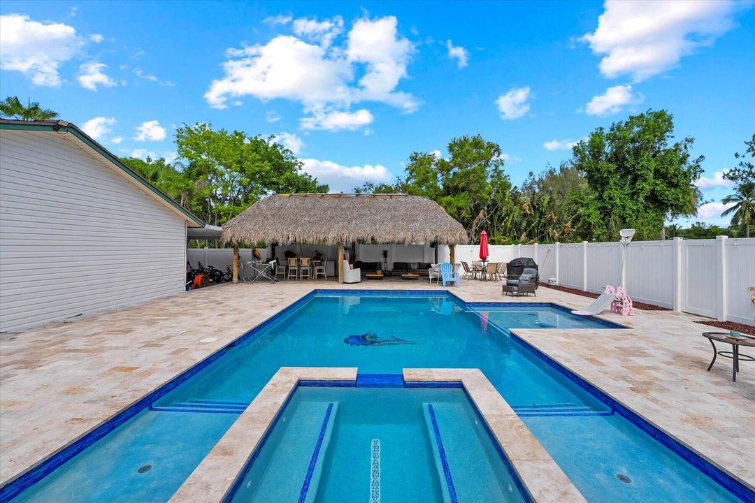 For Sale: $720,000 (3 beds, 2 baths, 1015 Square Feet)