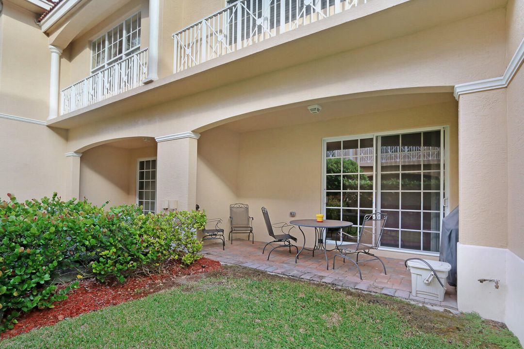 Active With Contract: $4,000 (3 beds, 3 baths, 2274 Square Feet)