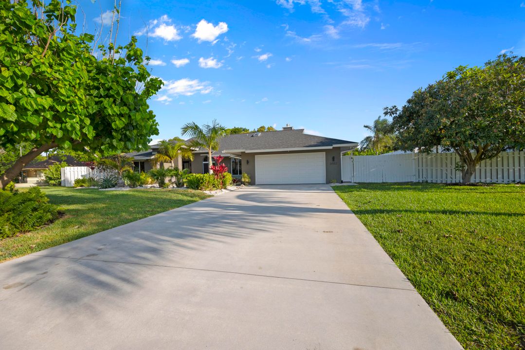 For Sale: $889,000 (4 beds, 2 baths, 2280 Square Feet)