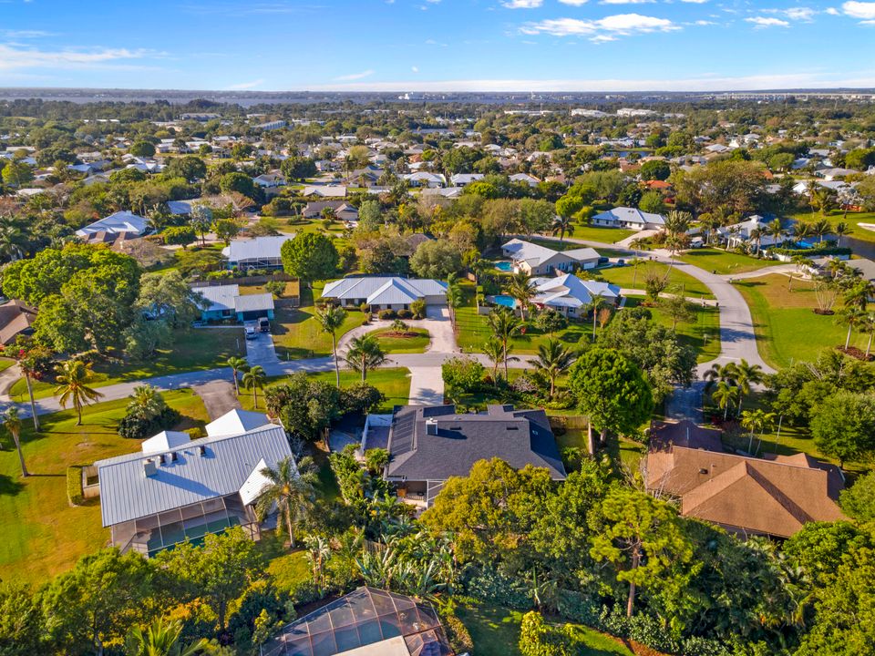 For Sale: $889,000 (4 beds, 2 baths, 2280 Square Feet)