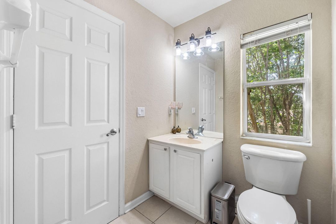 Active With Contract: $338,900 (3 beds, 2 baths, 1665 Square Feet)