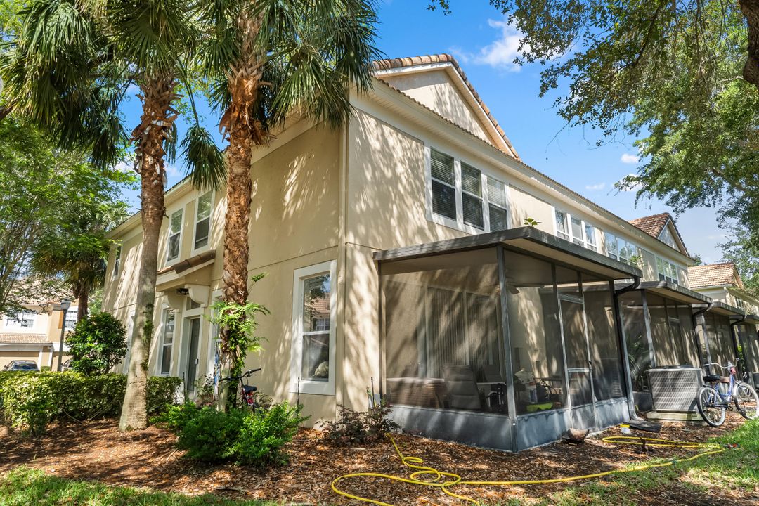 Active With Contract: $338,900 (3 beds, 2 baths, 1665 Square Feet)