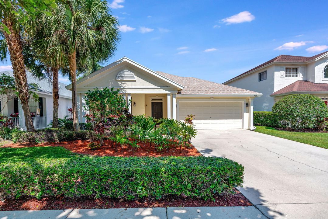 For Sale: $869,000 (3 beds, 2 baths, 2125 Square Feet)