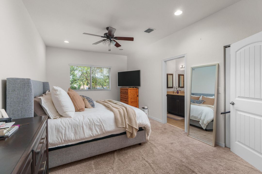 Active With Contract: $460,000 (3 beds, 2 baths, 1542 Square Feet)