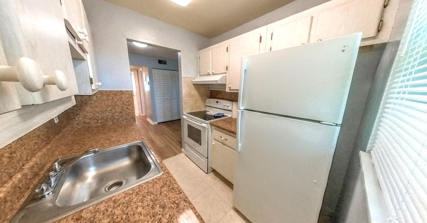 For Rent: $1,595 (1 beds, 1 baths, 573 Square Feet)