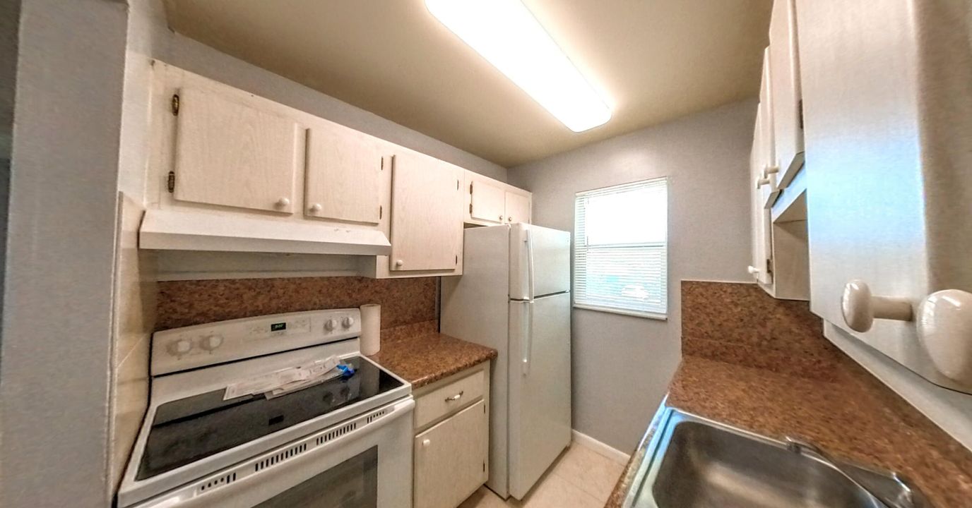 For Rent: $1,595 (1 beds, 1 baths, 573 Square Feet)