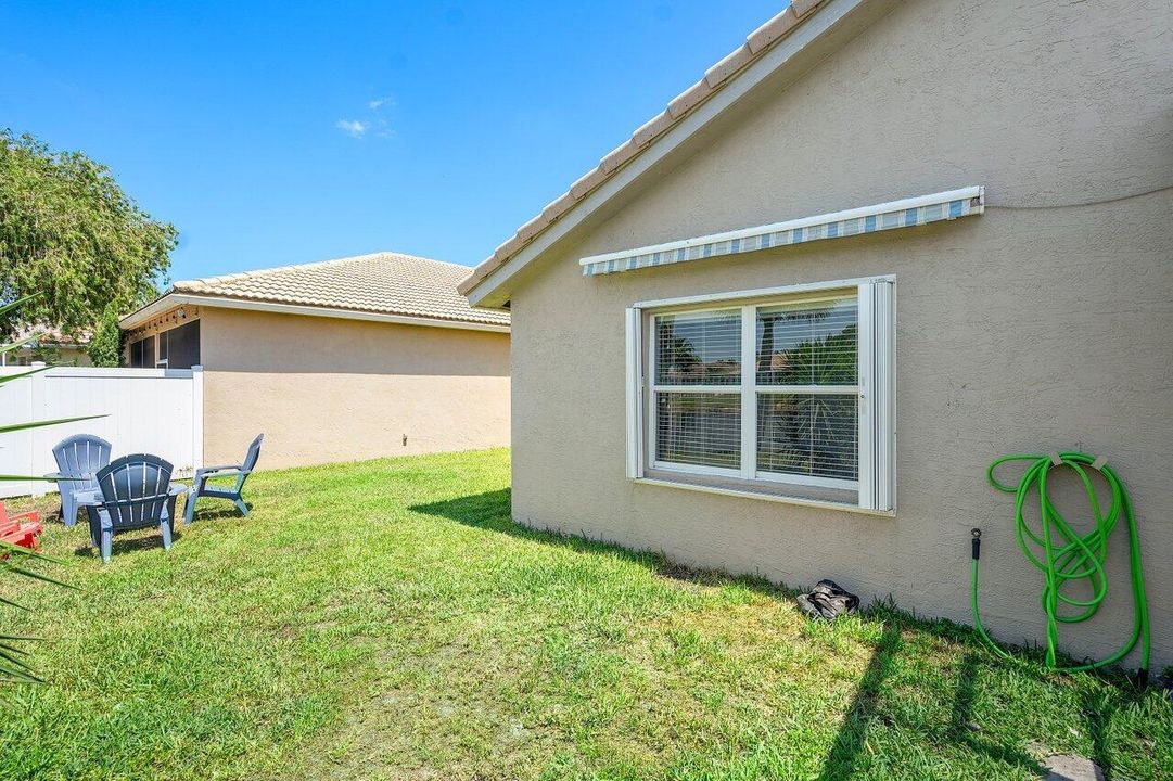 For Sale: $490,000 (3 beds, 2 baths, 1498 Square Feet)