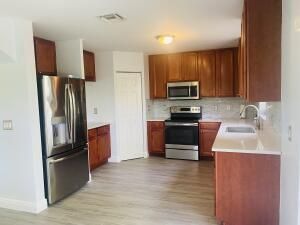 For Rent: $2,700 (3 beds, 2 baths, 1665 Square Feet)