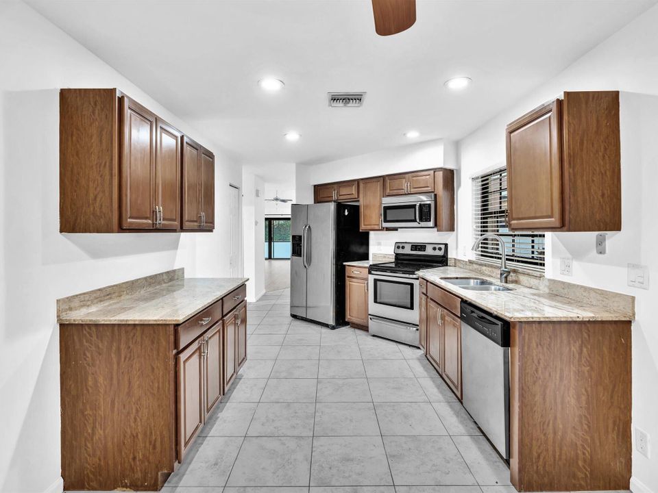 Active With Contract: $500,000 (3 beds, 2 baths, 1861 Square Feet)