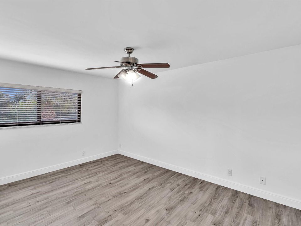 Active With Contract: $500,000 (3 beds, 2 baths, 1861 Square Feet)