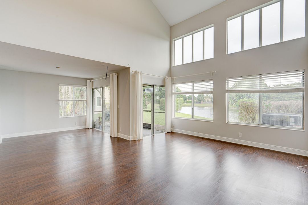 Active With Contract: $4,500 (3 beds, 2 baths, 2183 Square Feet)