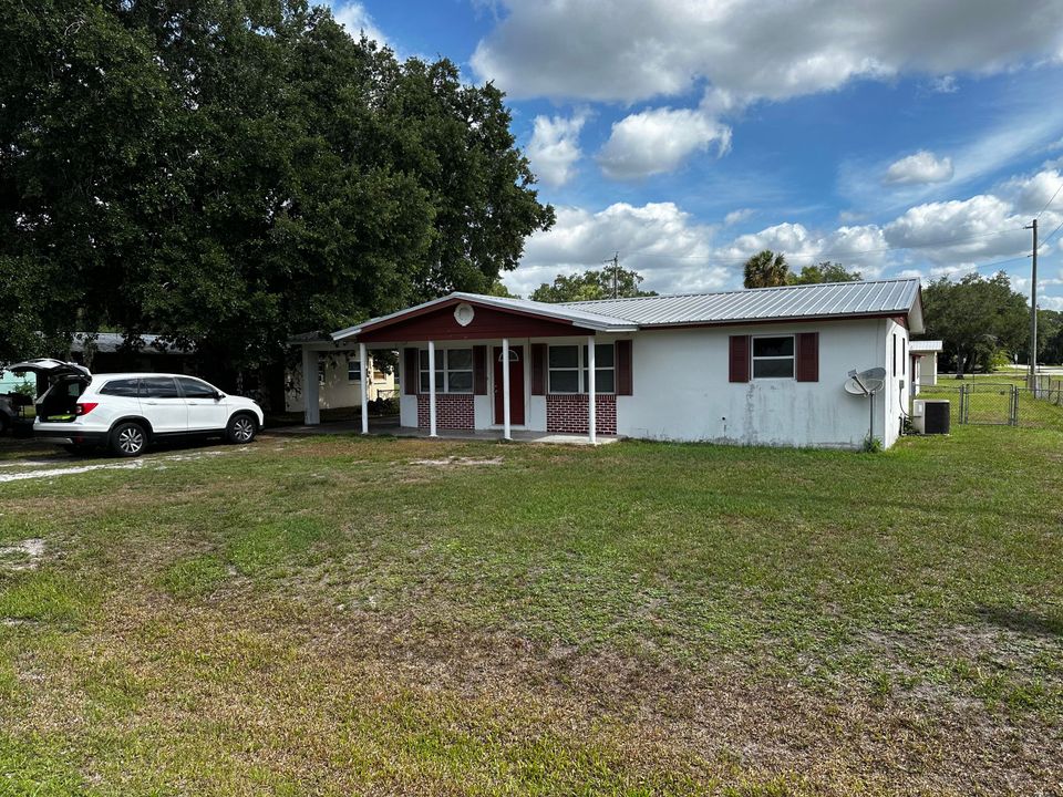 Active With Contract: $190,000 (3 beds, 2 baths, 1120 Square Feet)