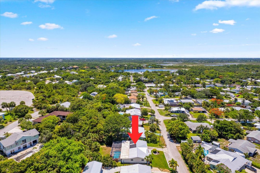 Active With Contract: $578,500 (3 beds, 2 baths, 1422 Square Feet)