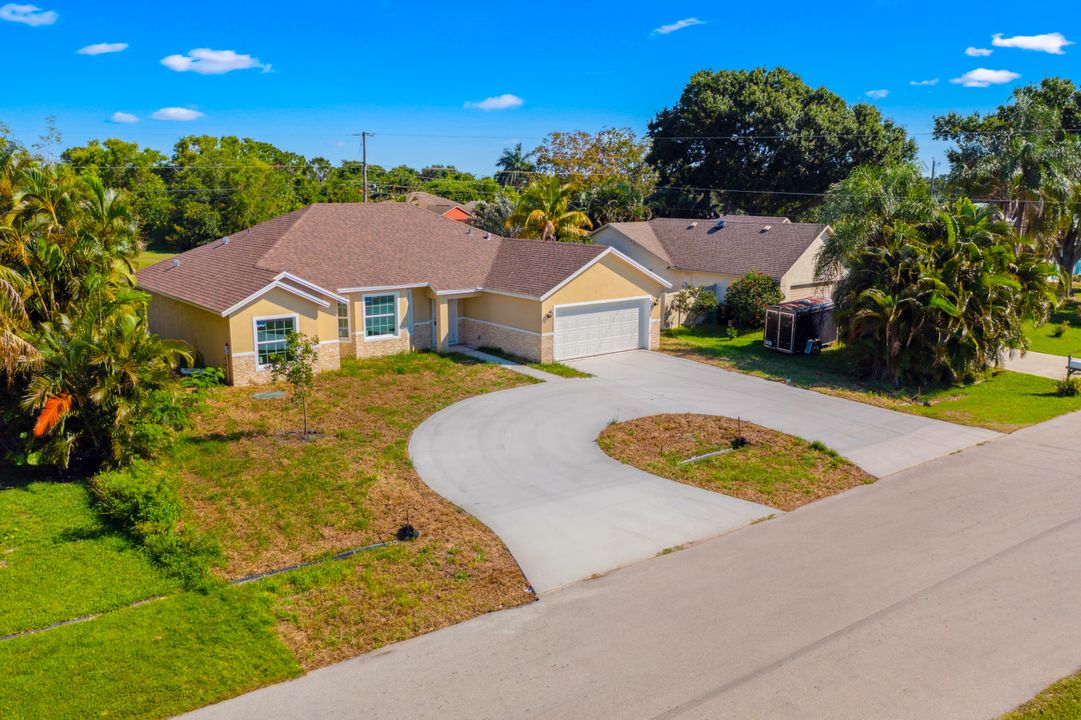 For Sale: $435,000 (3 beds, 2 baths, 1726 Square Feet)