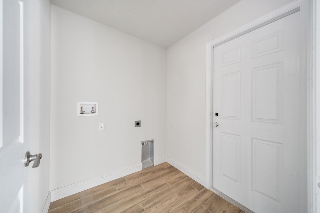 For Sale: $435,000 (3 beds, 2 baths, 1726 Square Feet)