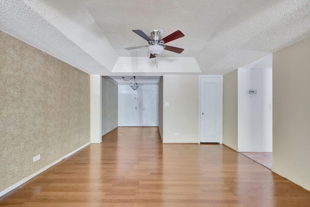 Active With Contract: $1,800 (2 beds, 2 baths, 1260 Square Feet)