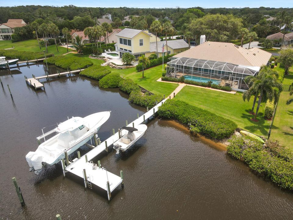 For Sale: $3,295,000 (4 beds, 2 baths, 3002 Square Feet)