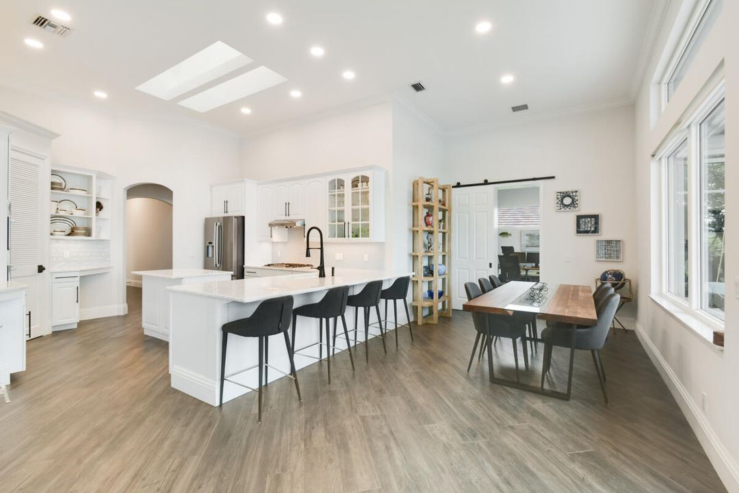 For Sale: $3,295,000 (4 beds, 2 baths, 3002 Square Feet)