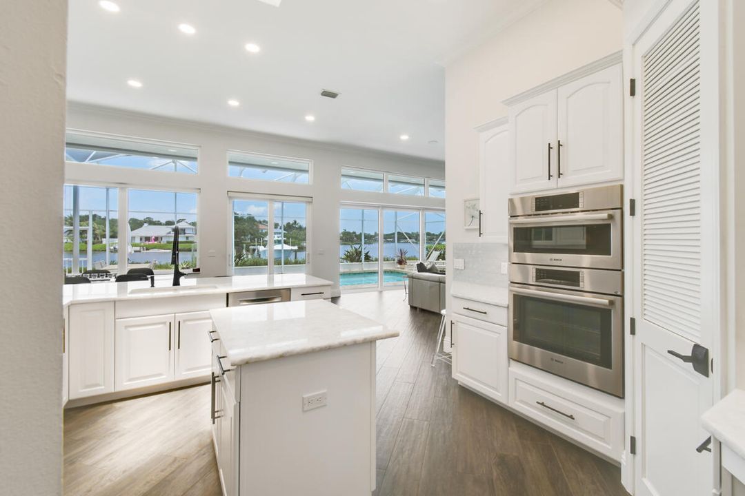 For Sale: $3,295,000 (4 beds, 2 baths, 3002 Square Feet)
