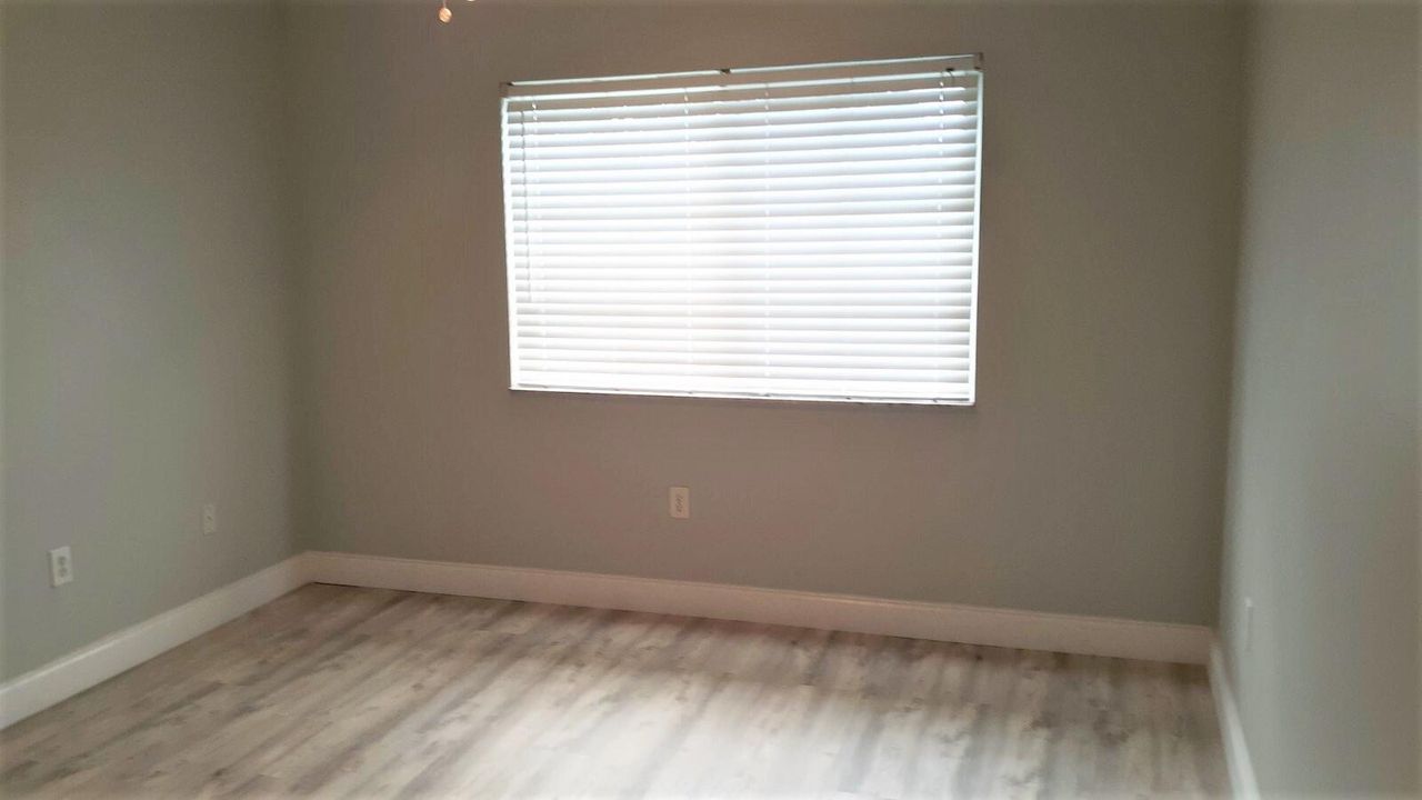 For Rent: $1,600 (1 beds, 1 baths, 801 Square Feet)