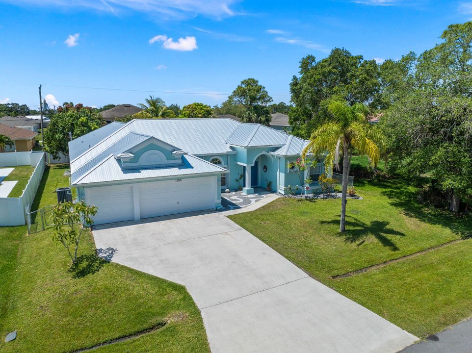 Active With Contract: $499,900 (4 beds, 3 baths, 2381 Square Feet)