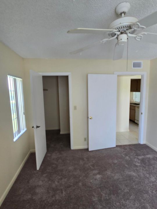 For Sale: $155,000 (1 beds, 1 baths, 559 Square Feet)