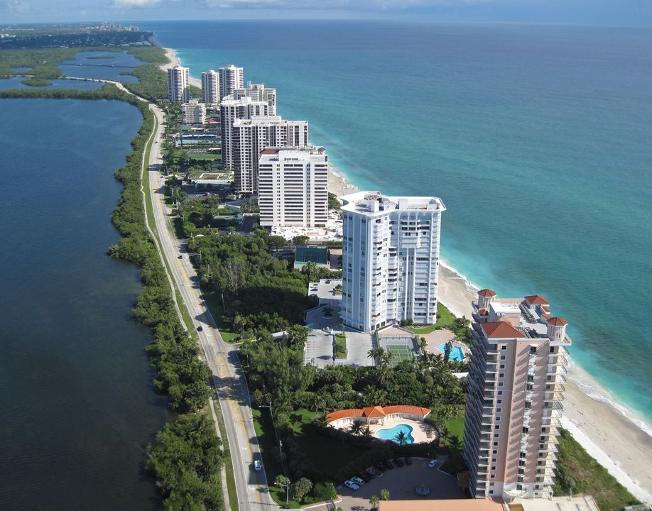 For Sale: $1,899,000 (3 beds, 3 baths, 2904 Square Feet)