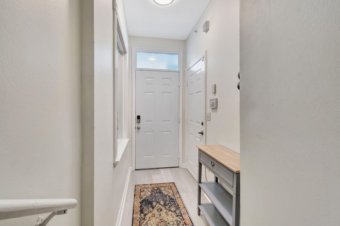 Active With Contract: $475,000 (3 beds, 2 baths, 1433 Square Feet)