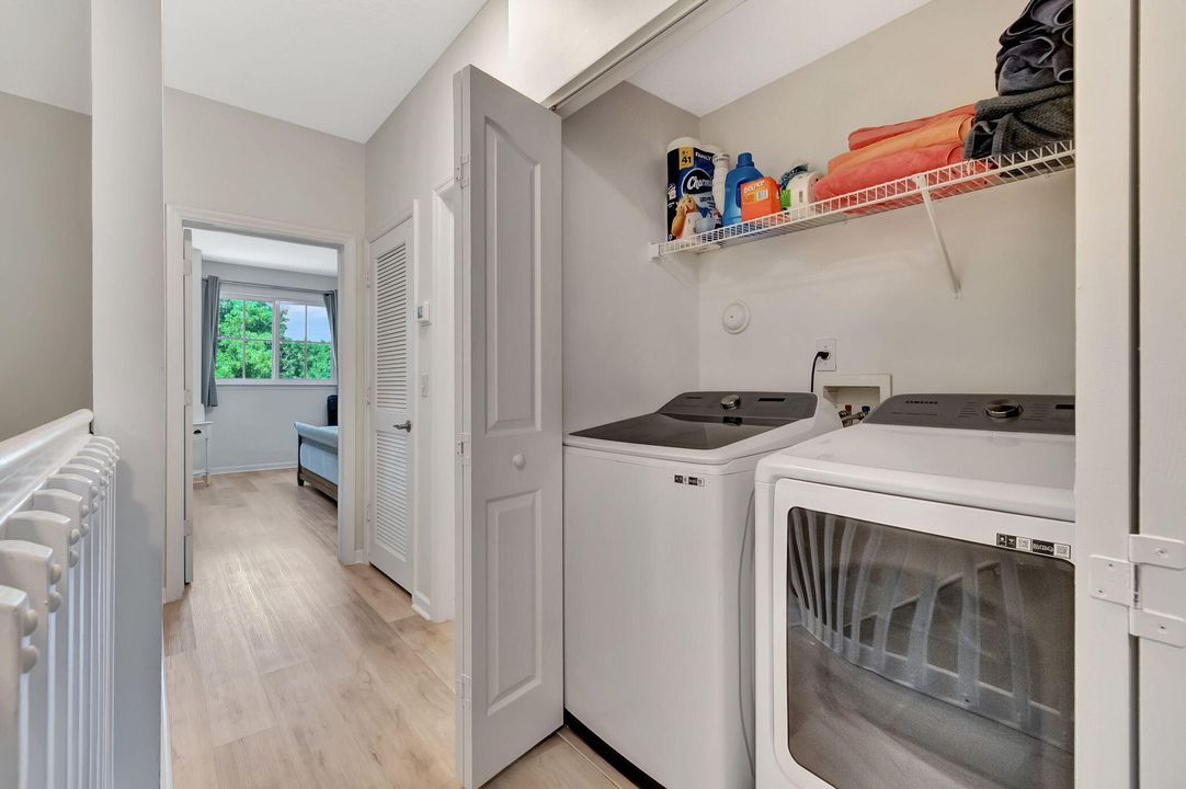 Active With Contract: $475,000 (3 beds, 2 baths, 1433 Square Feet)