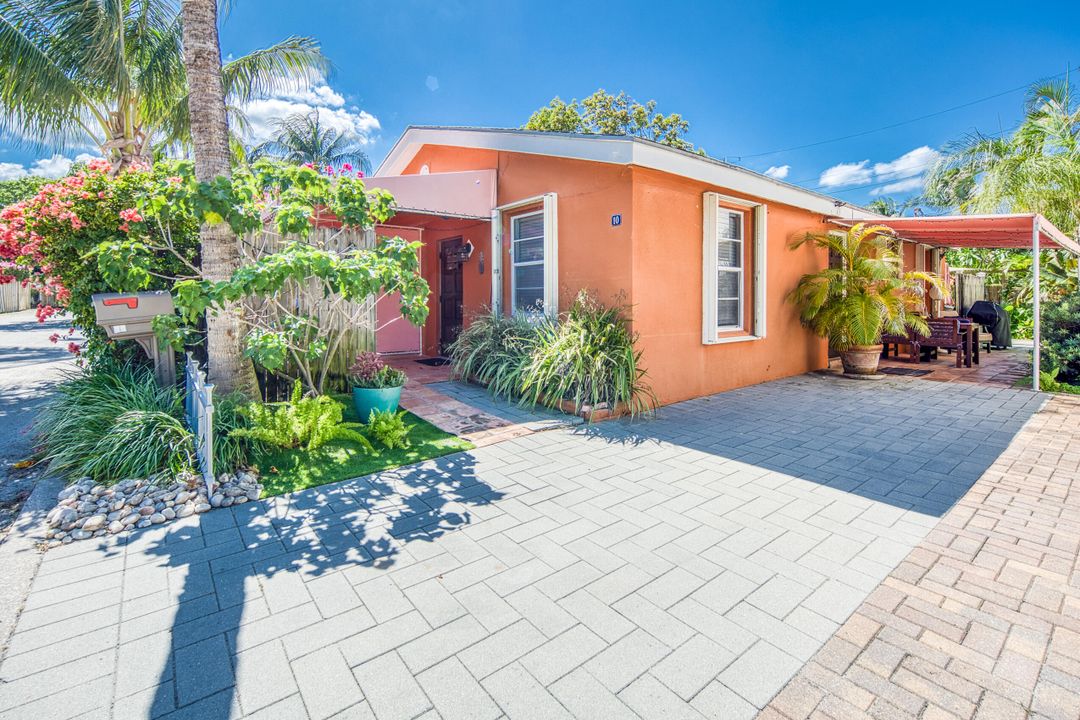 For Sale: $1,550,000 (2 beds, 2 baths, 1280 Square Feet)