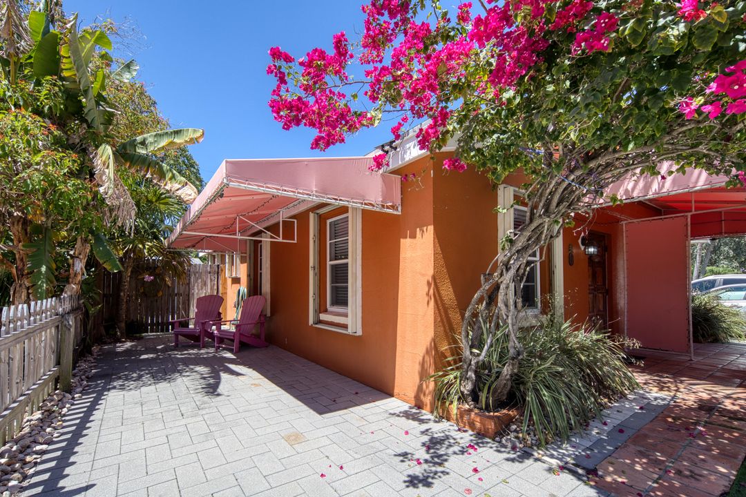 For Sale: $1,550,000 (2 beds, 2 baths, 1280 Square Feet)