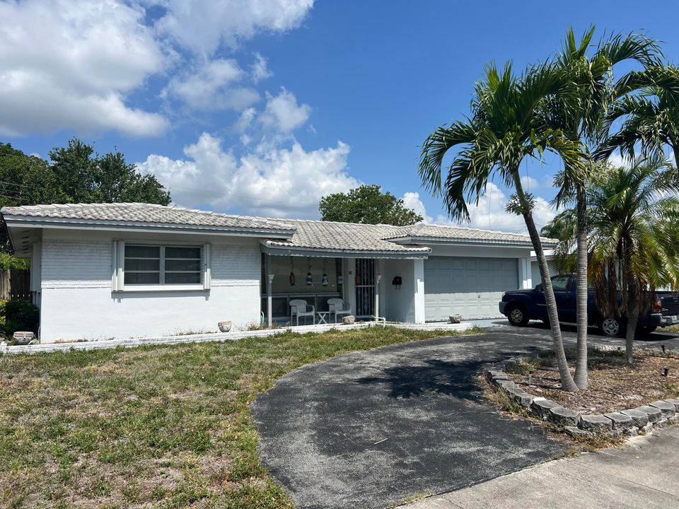 Active With Contract: $550,000 (3 beds, 2 baths, 1832 Square Feet)