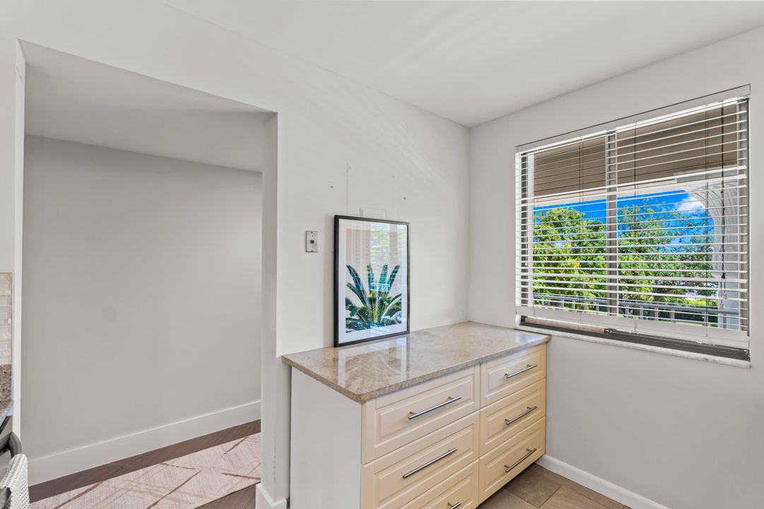 Active With Contract: $370,000 (2 beds, 2 baths, 1385 Square Feet)