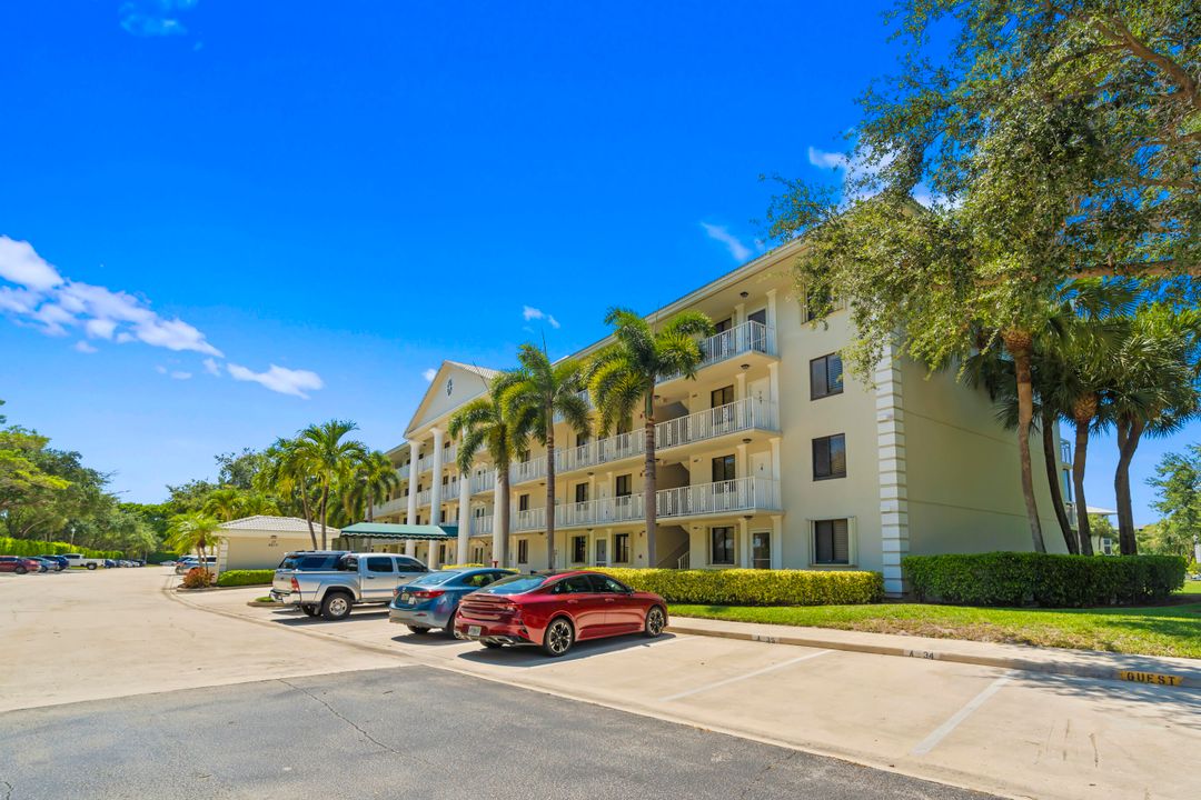 Active With Contract: $370,000 (2 beds, 2 baths, 1385 Square Feet)