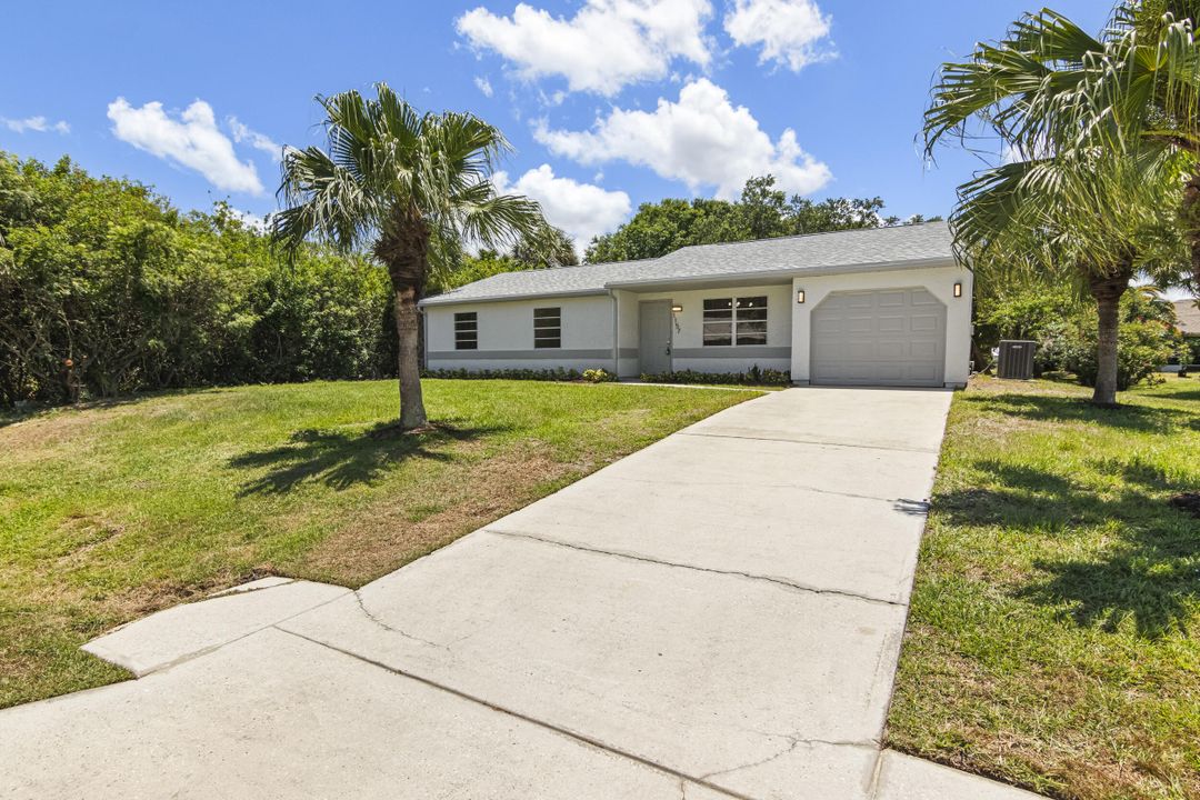 For Sale: $330,000 (3 beds, 2 baths, 1344 Square Feet)