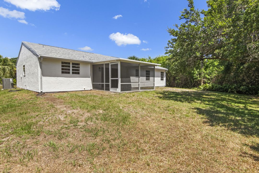 For Sale: $330,000 (3 beds, 2 baths, 1344 Square Feet)