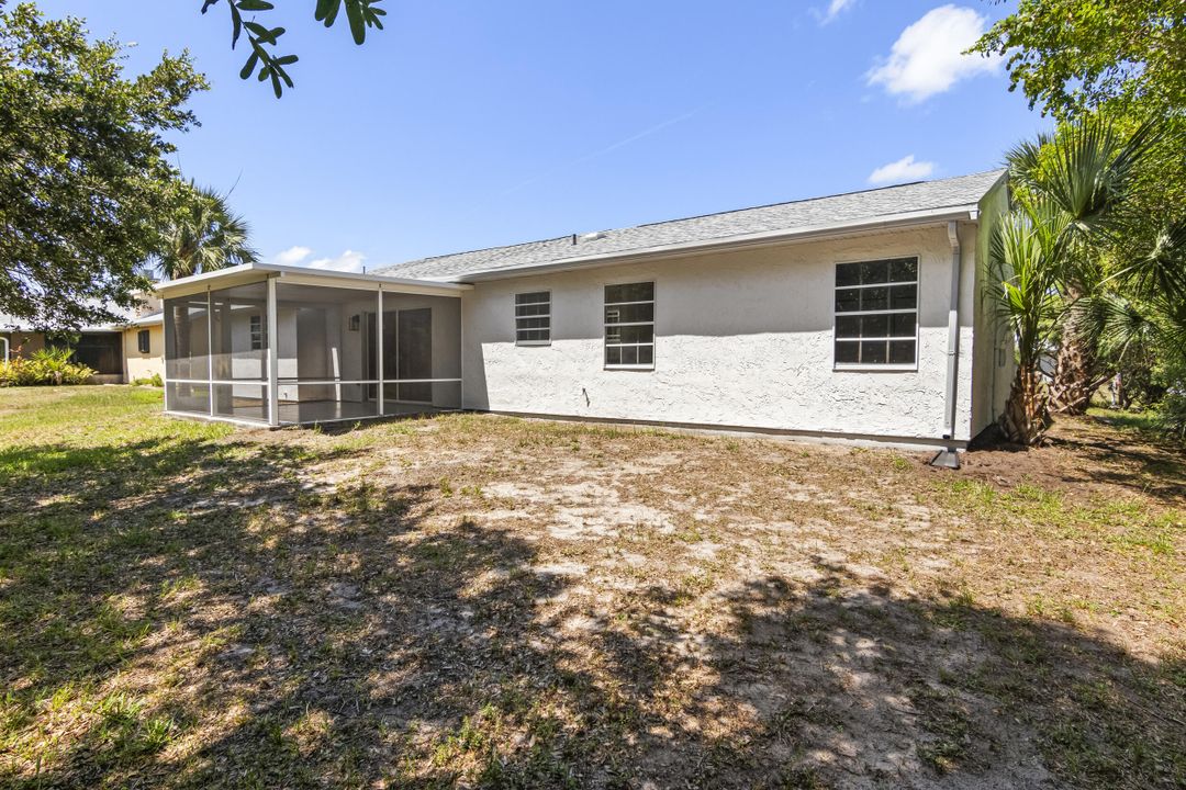 For Sale: $330,000 (3 beds, 2 baths, 1344 Square Feet)