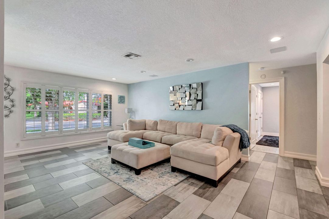 Active With Contract: $6,475 (3 beds, 2 baths, 2053 Square Feet)