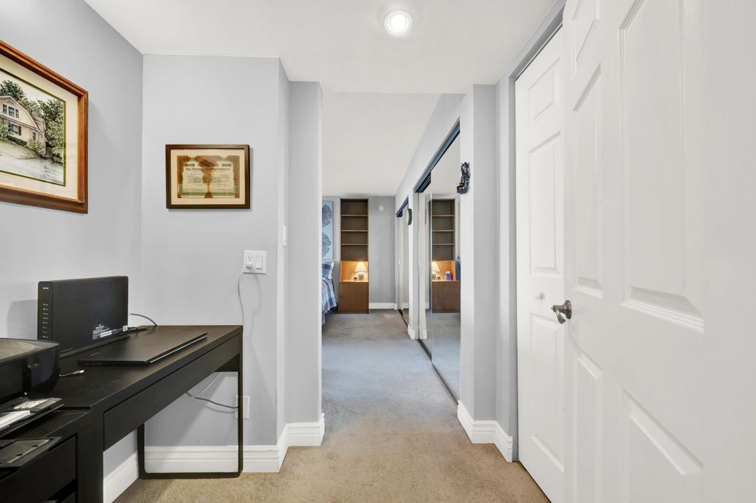 For Sale: $250,000 (1 beds, 1 baths, 1071 Square Feet)