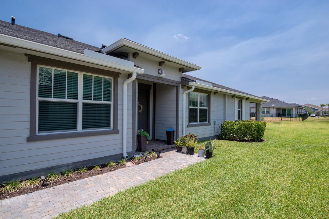 For Sale: $529,000 (3 beds, 2 baths, 1952 Square Feet)